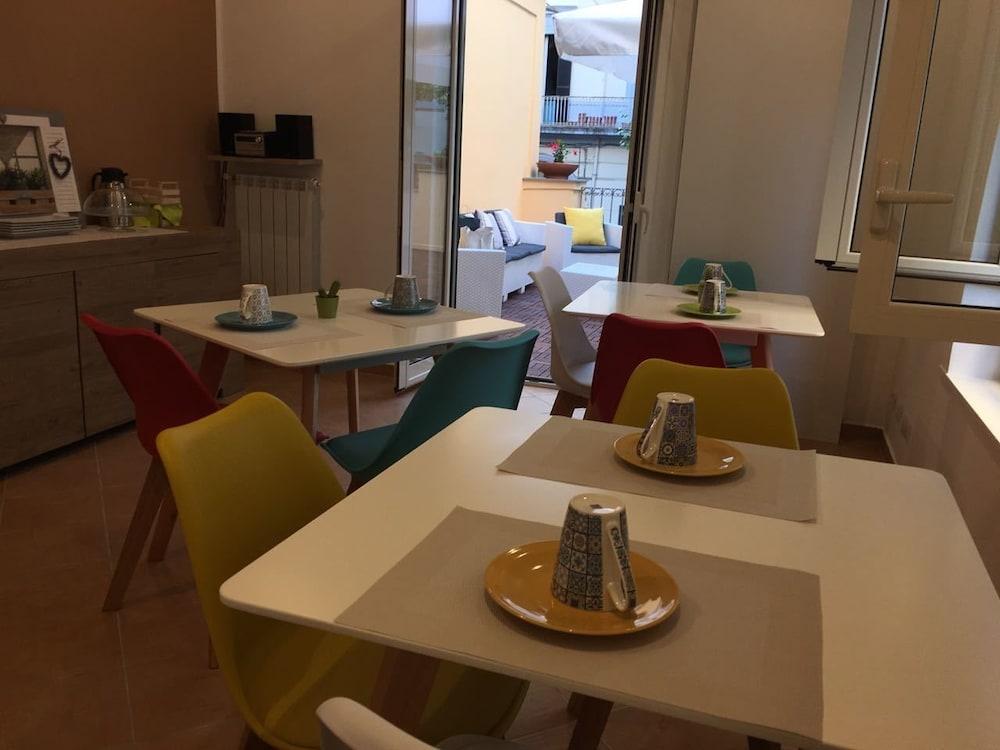Hotiday Room Collection - Napoli Residenza Scarlatti Экстерьер фото