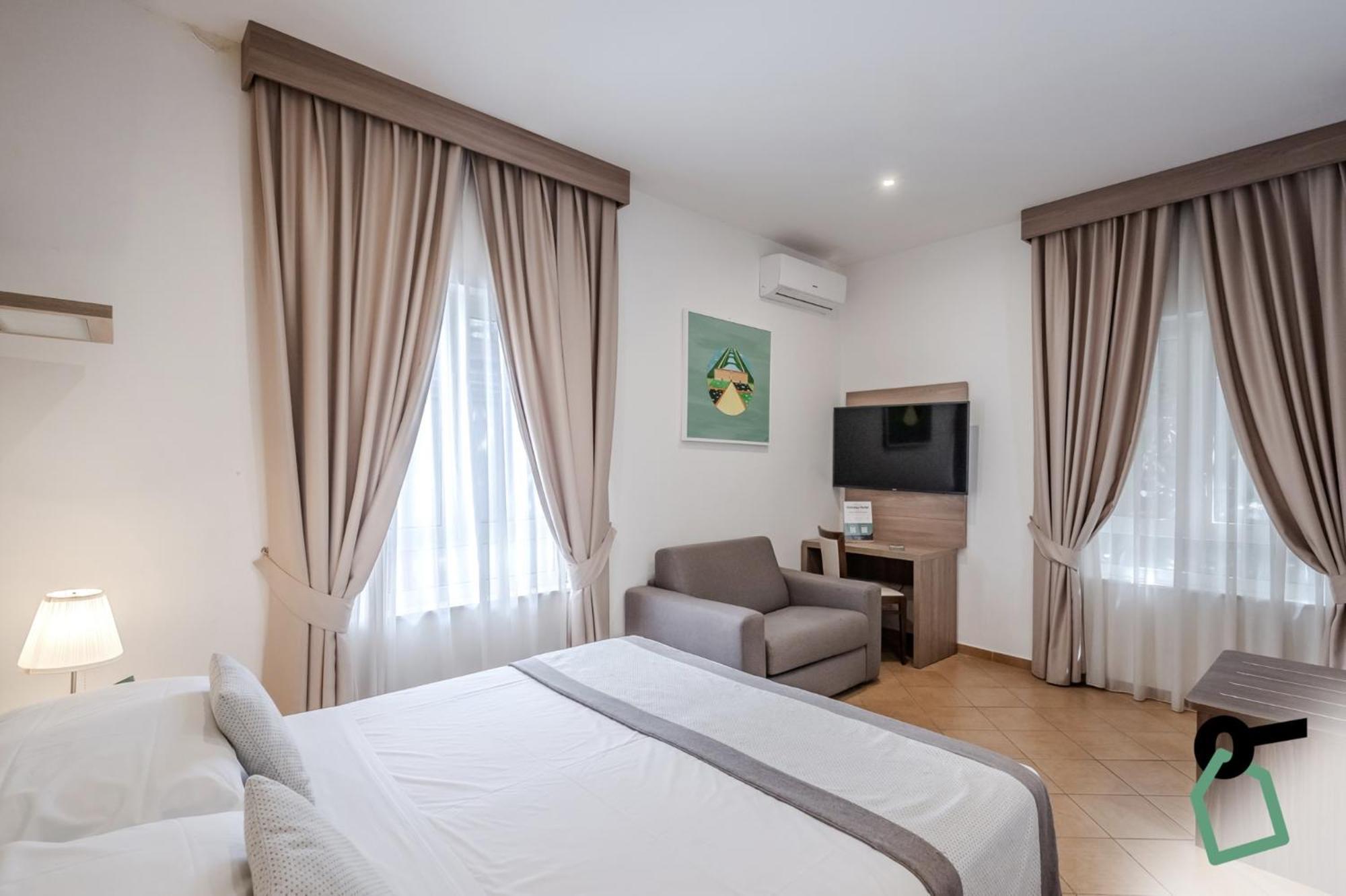 Hotiday Room Collection - Napoli Residenza Scarlatti Экстерьер фото